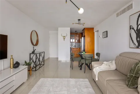 1607 PONCE DE LEÓN #1011
