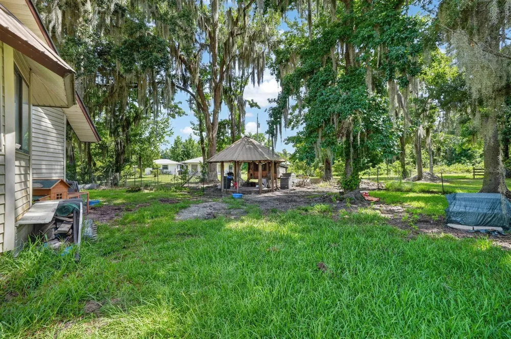 110 W PALM AVENUE Crescent City, FL 32112