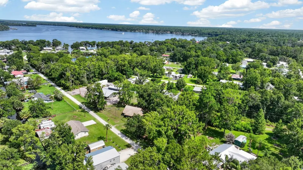110 W PALM AVENUE Crescent City, FL 32112