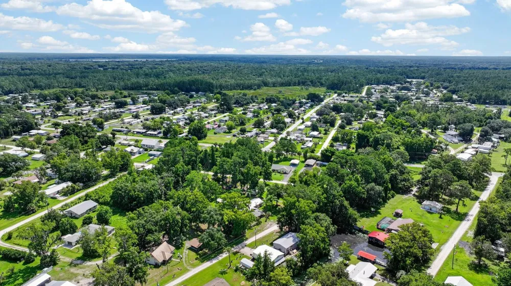 110 W PALM AVENUE Crescent City, FL 32112