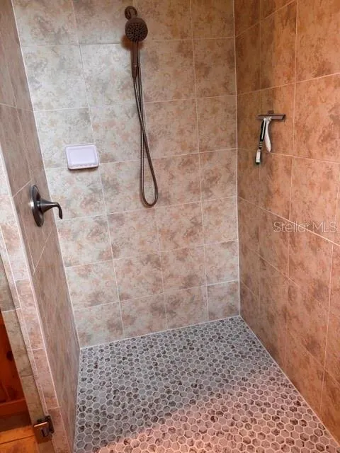 6803 LOCKINGTON COURT Tampa, FL 33625