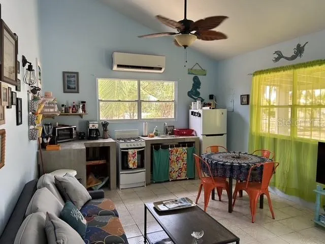 200 HC-02 BOX 14110 , PUERTO RICO Vieques, PR 00765