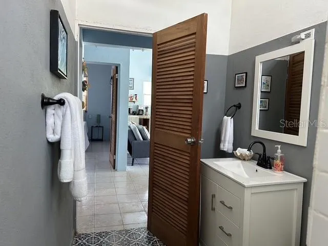 200 HC-02 BOX 14110 , PUERTO RICO Vieques, PR 00765
