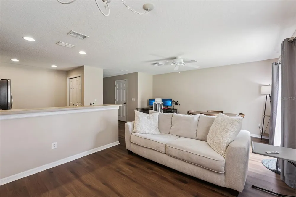 4246 TRIDENT POINT Oviedo, FL 32765