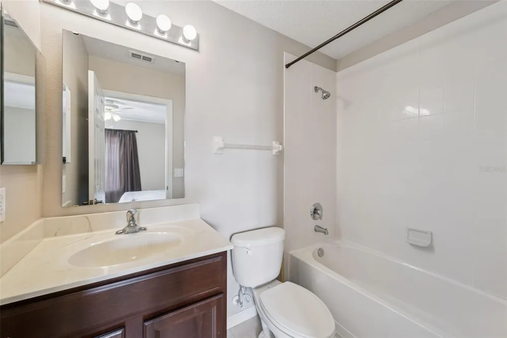 4246 TRIDENT POINT Oviedo, FL 32765