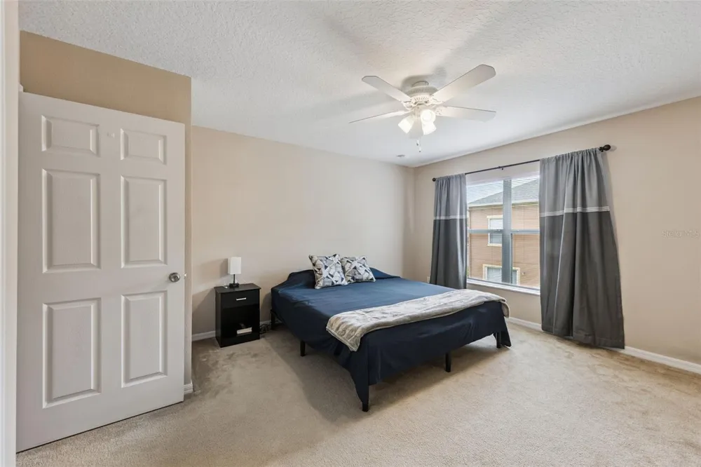 4246 TRIDENT POINT Oviedo, FL 32765