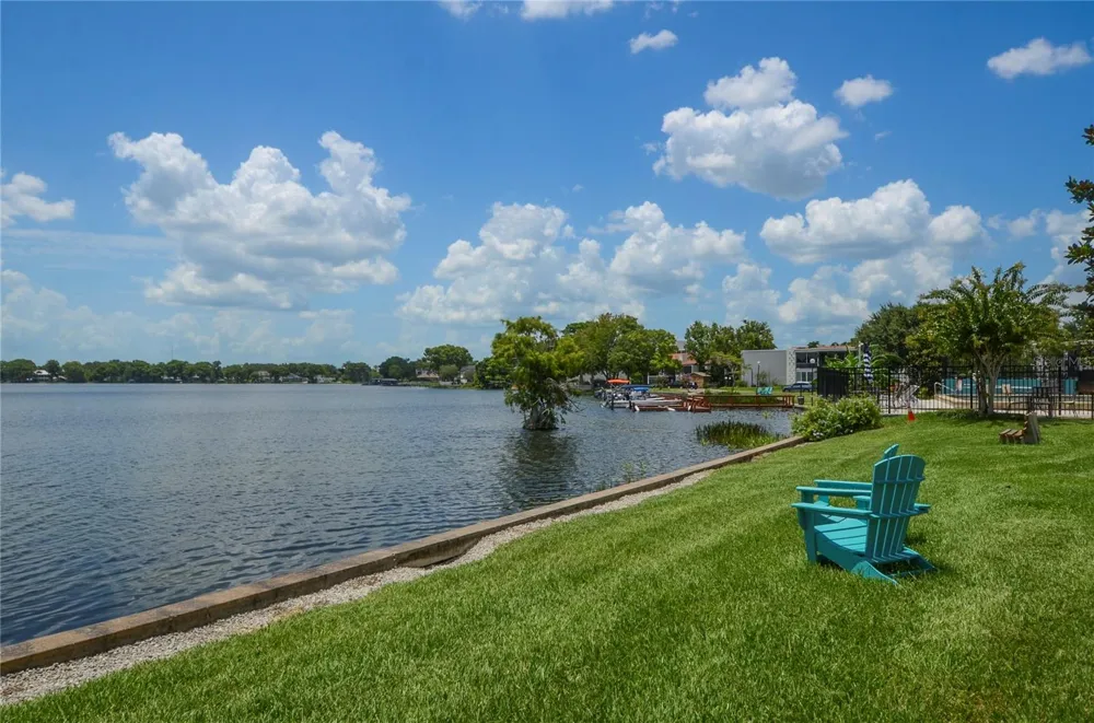 151 ORLANDO AVENUE #207 Winter Park, FL 32789