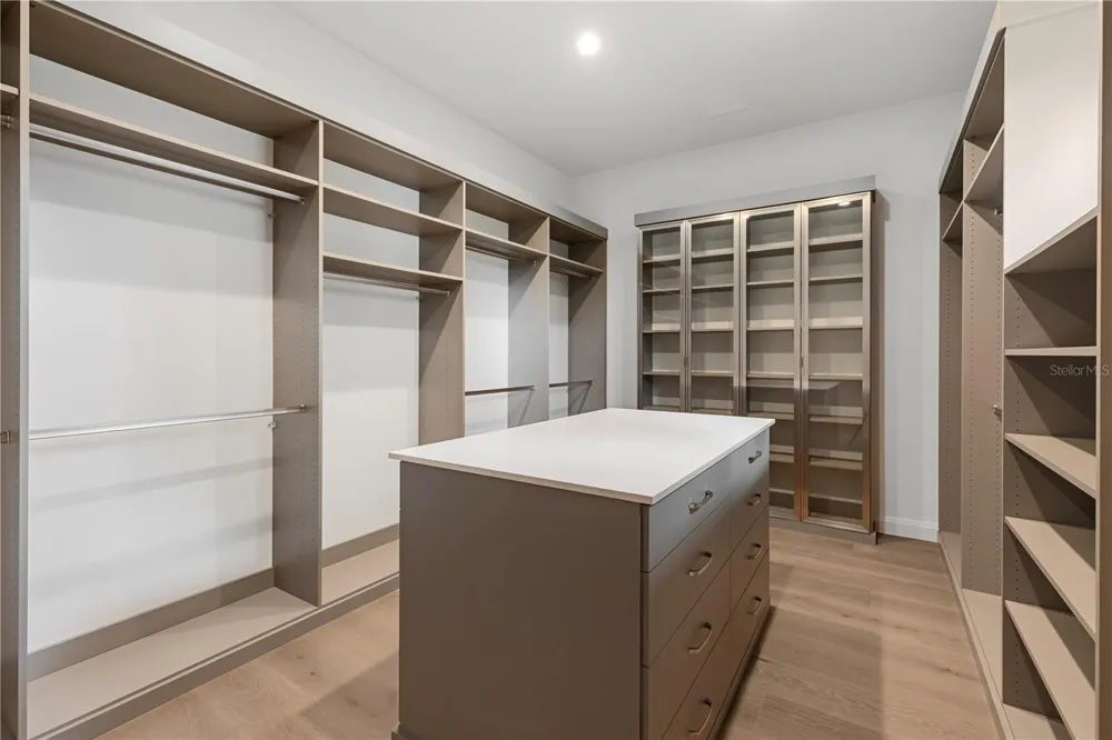 10331 WINTER SPARKLE CIRCLE Golden Oak, FL 32836