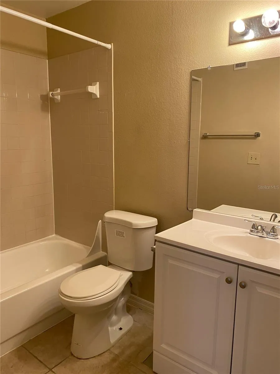 1057 S HIAWASSEE ROAD #1912 Orlando, FL 32835