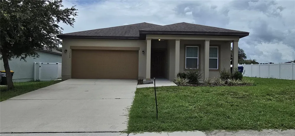 15660 MERLIN AVENUE Mascotte, FL 34753
