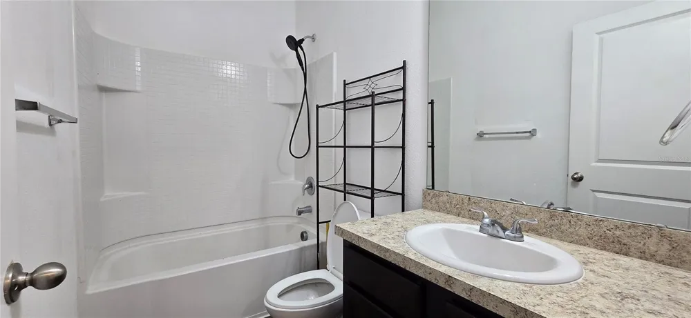 15660 MERLIN AVENUE Mascotte, FL 34753