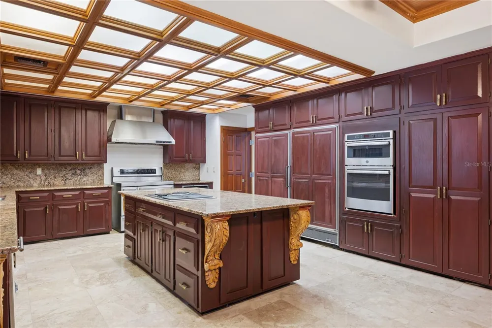 1041 SWEETWATER CLUB BOULEVARD Longwood, FL 32779