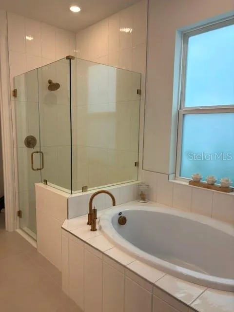 8532 GOLDEN DAWN COURT Sarasota, FL 34241