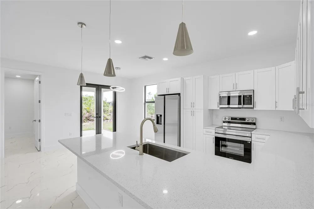 153 AUSTRALIAN DRIVE Rotonda West, FL 33947