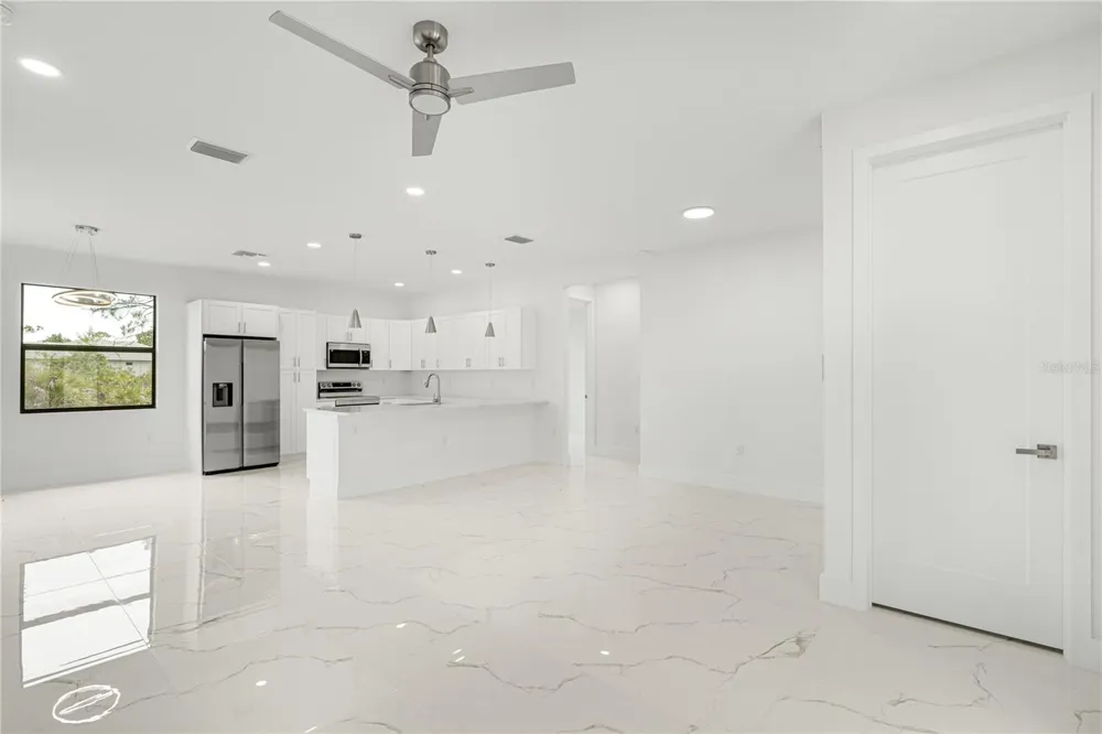 153 AUSTRALIAN DRIVE Rotonda West, FL 33947