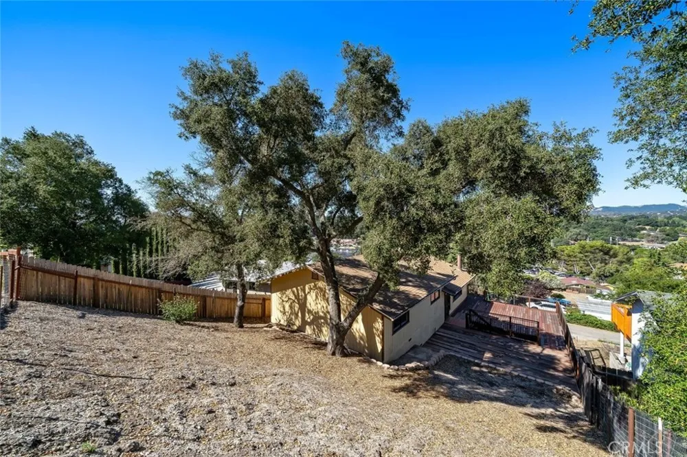 5675 Hermosilla Avenue Atascadero, CA 93422