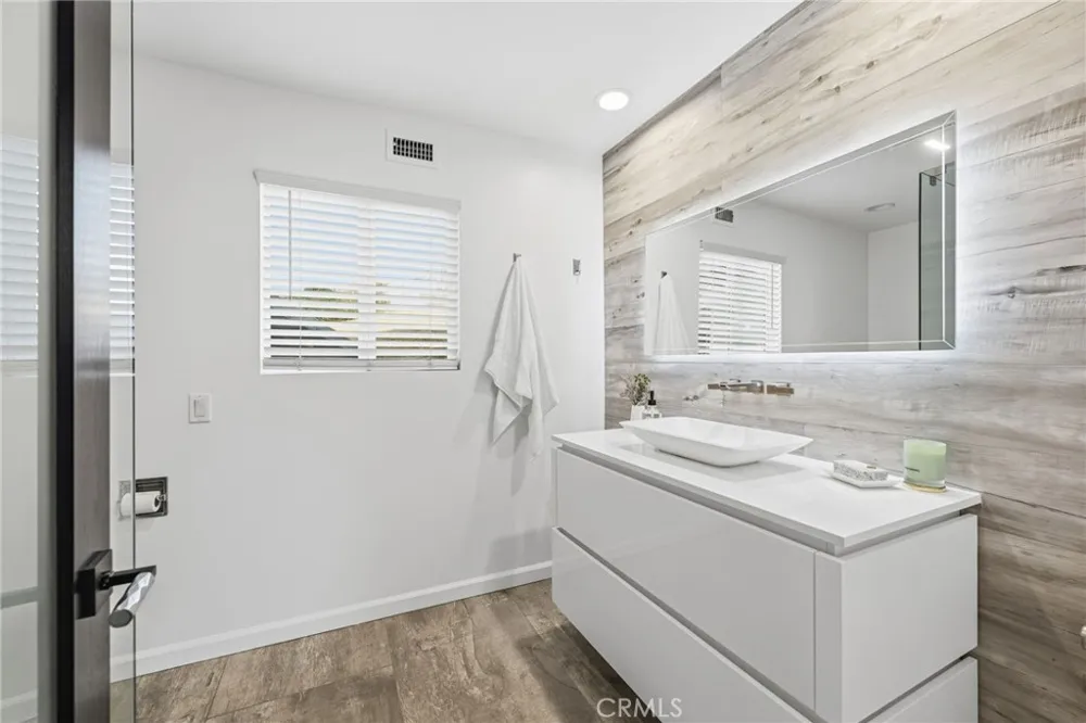 31673 Foxfield Westlake Village, CA 91361