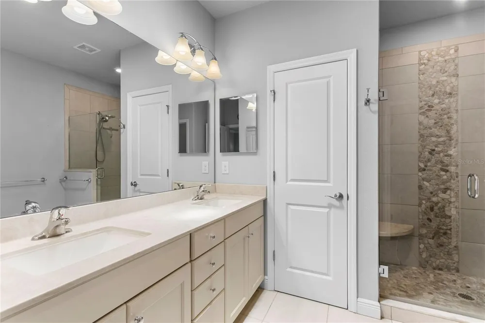 602 OZONA VILLAGE DRIVE Palm Harbor, FL 34683