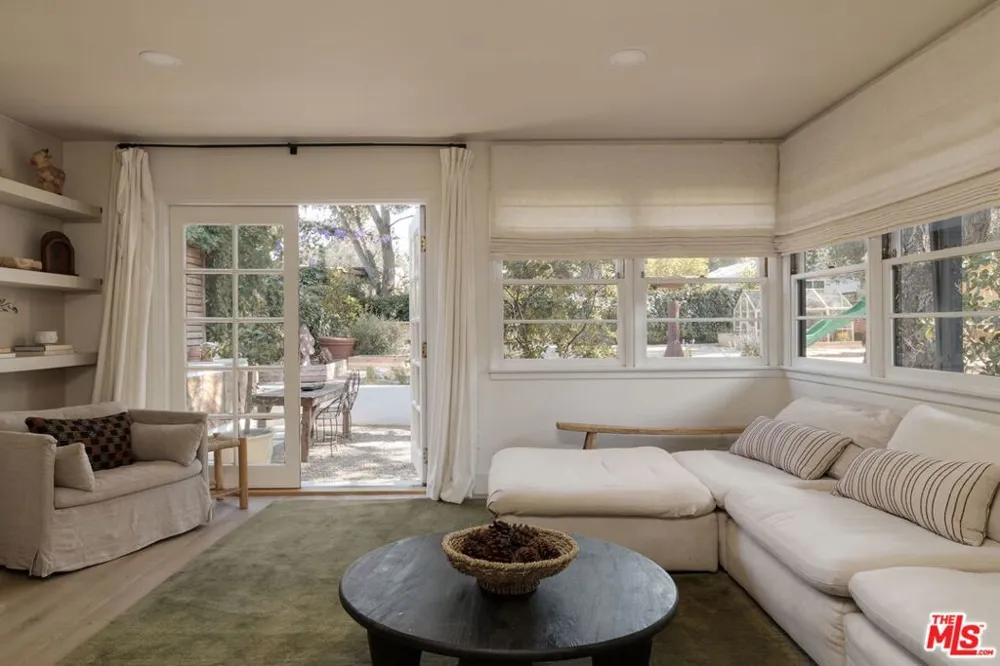 8412 Oswego Street Sunland, CA 91040