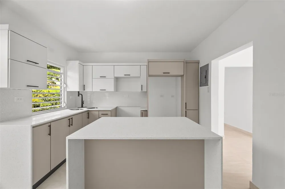 151 ALTURAS TEJAS Las Piedras, PR 00771
