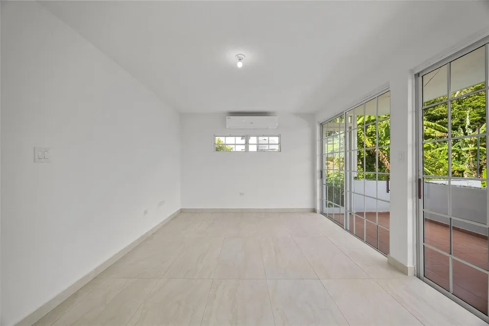 151 ALTURAS TEJAS Las Piedras, PR 00771