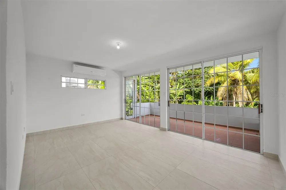 151 ALTURAS TEJAS Las Piedras, PR 00771
