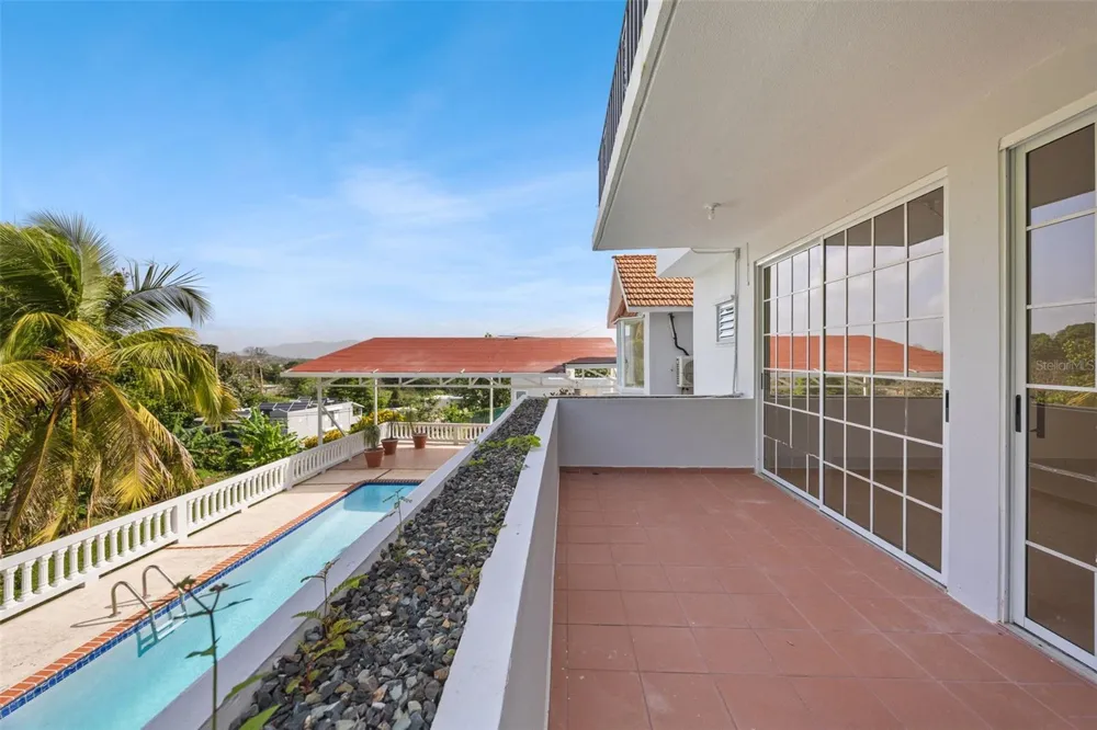 151 ALTURAS TEJAS Las Piedras, PR 00771