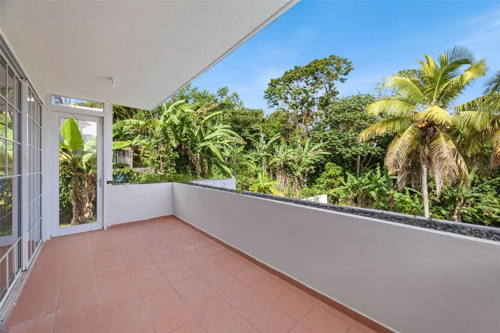 151 ALTURAS TEJAS Las Piedras, PR 00771
