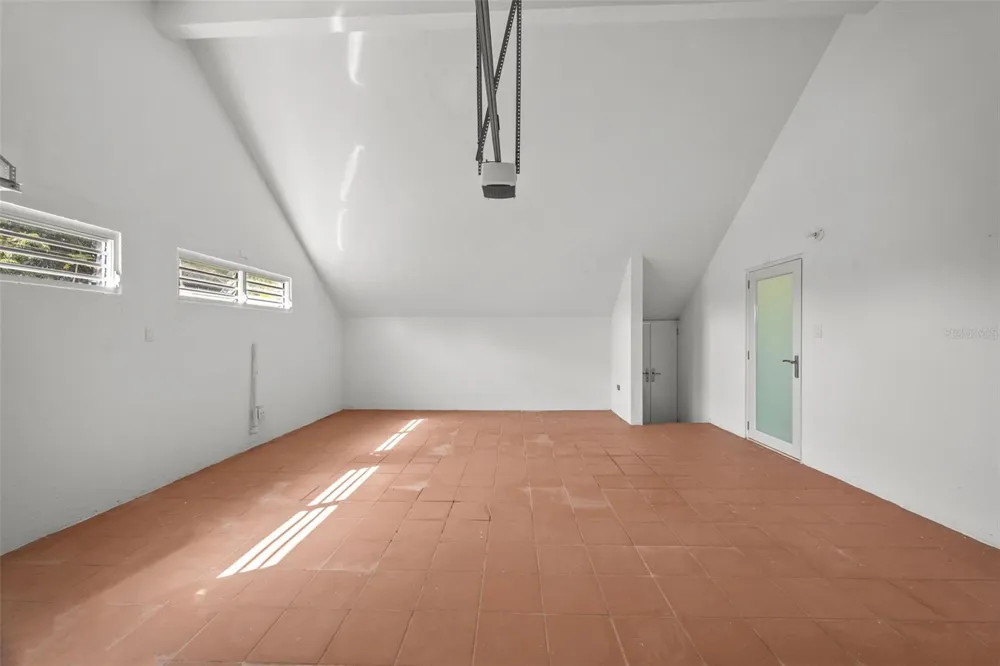 151 ALTURAS TEJAS Las Piedras, PR 00771