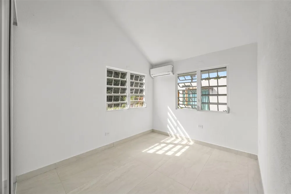 151 ALTURAS TEJAS Las Piedras, PR 00771
