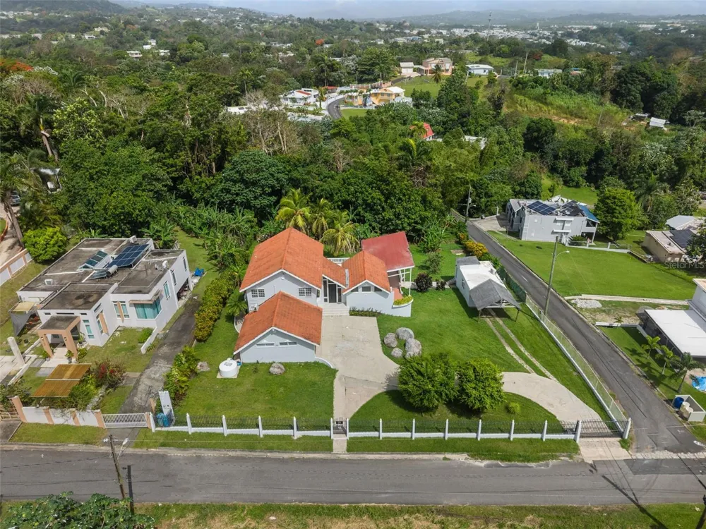 151 ALTURAS TEJAS Las Piedras, PR 00771