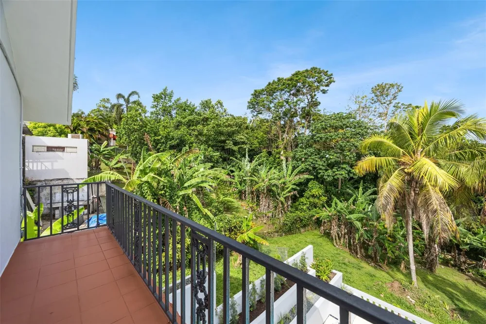 151 ALTURAS TEJAS Las Piedras, PR 00771