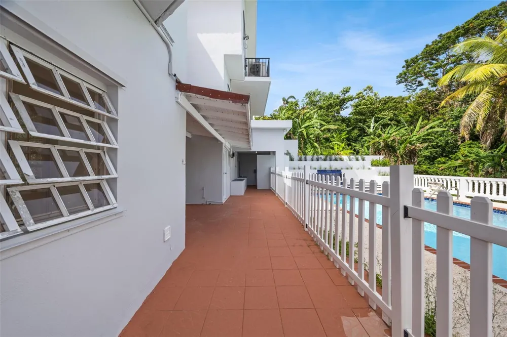151 ALTURAS TEJAS Las Piedras, PR 00771