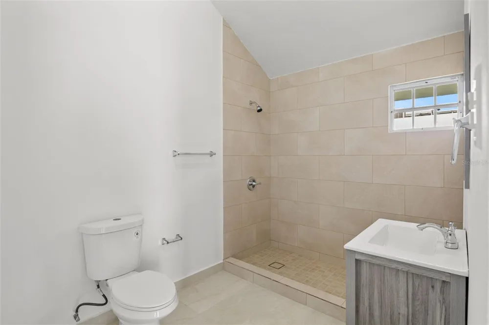 151 ALTURAS TEJAS Las Piedras, PR 00771