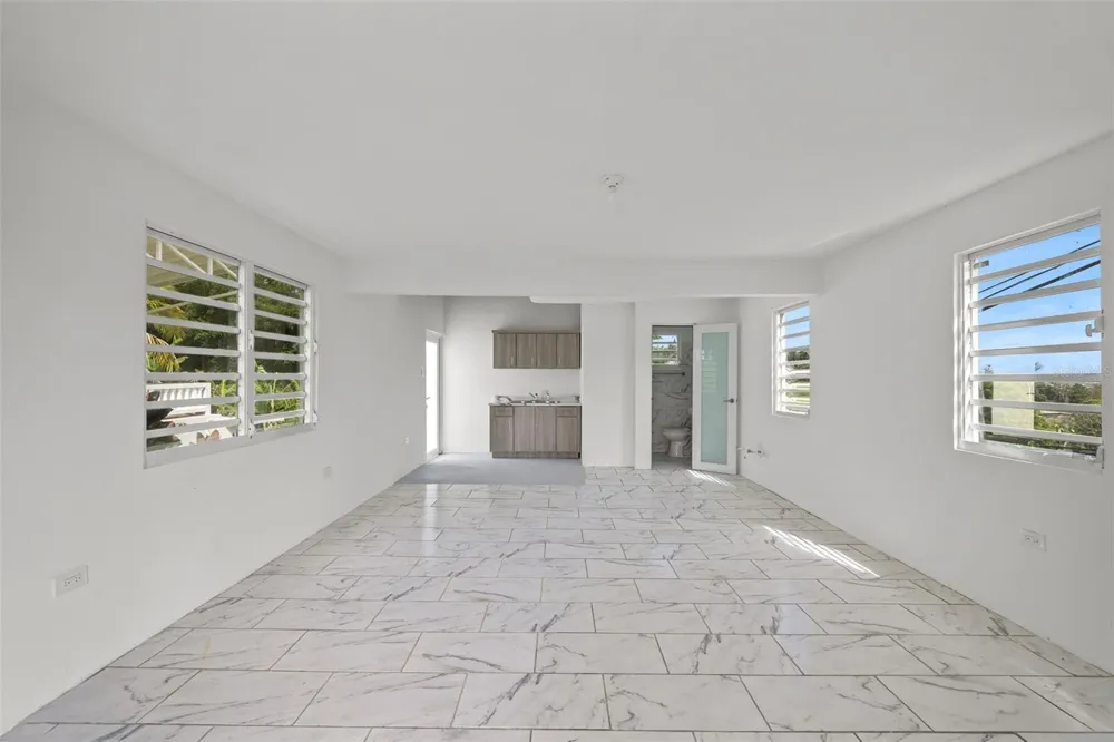 151 ALTURAS TEJAS Las Piedras, PR 00771