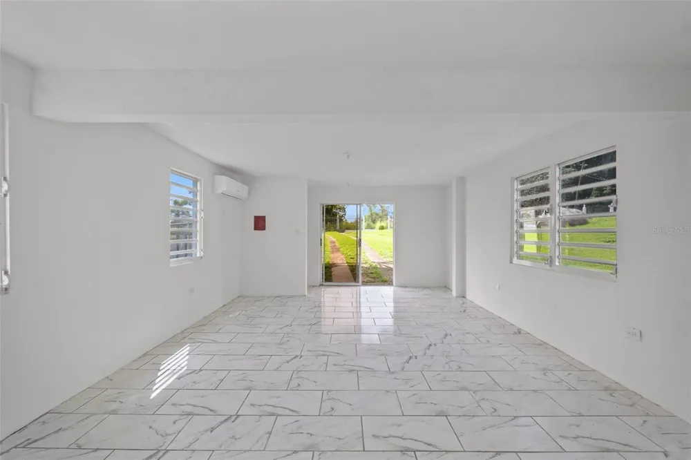 151 ALTURAS TEJAS Las Piedras, PR 00771