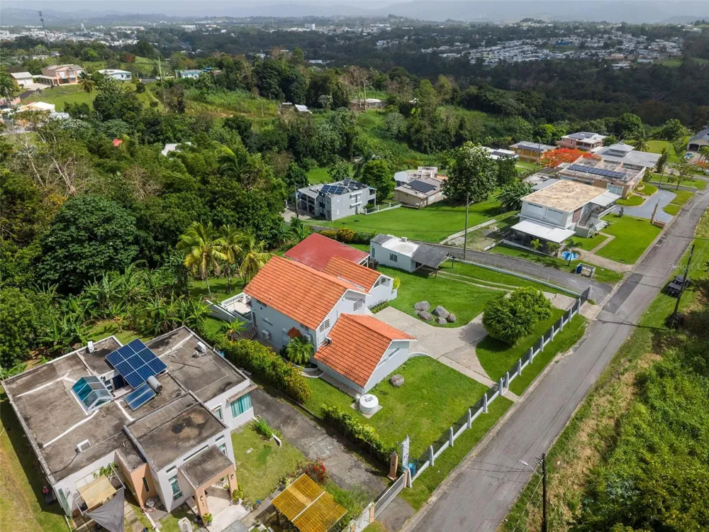 151 ALTURAS TEJAS Las Piedras, PR 00771