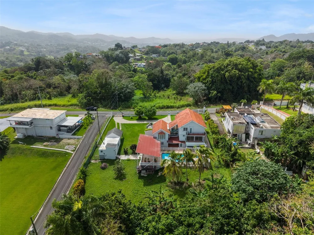 151 ALTURAS TEJAS Las Piedras, PR 00771