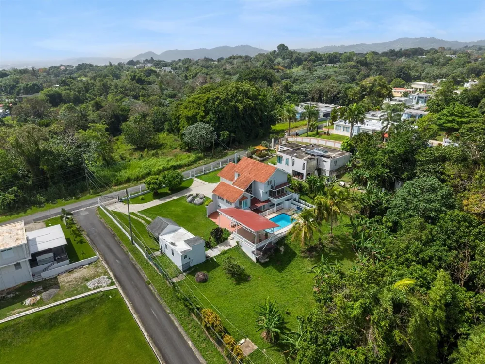 151 ALTURAS TEJAS Las Piedras, PR 00771