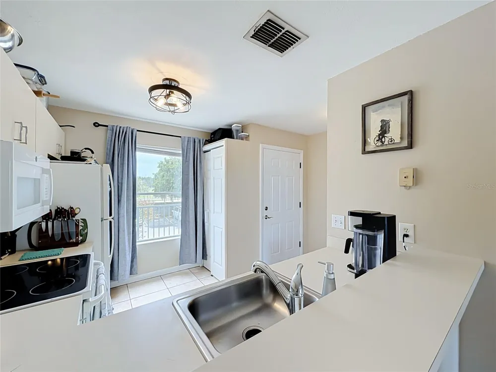 2504 WOODGATE BOULEVARD #203 Orlando, FL 32822
