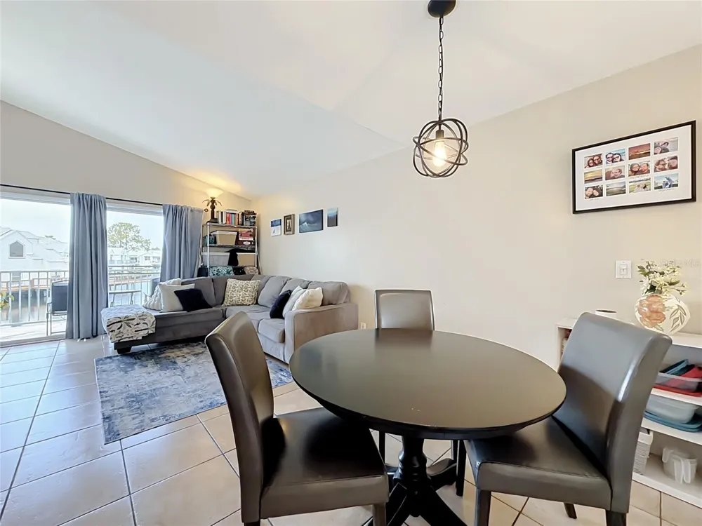 2504 WOODGATE BOULEVARD #203 Orlando, FL 32822
