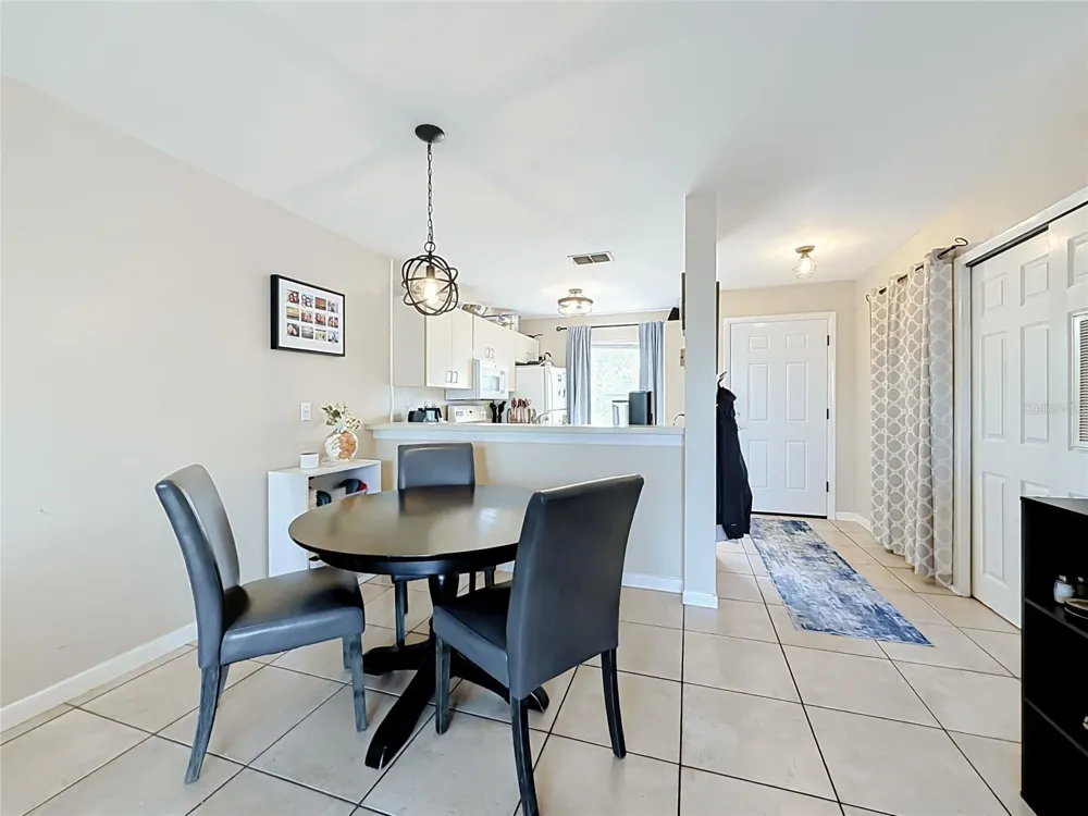 2504 WOODGATE BOULEVARD #203 Orlando, FL 32822
