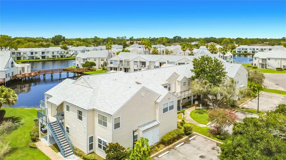 2504 WOODGATE BOULEVARD #203 Orlando, FL 32822
