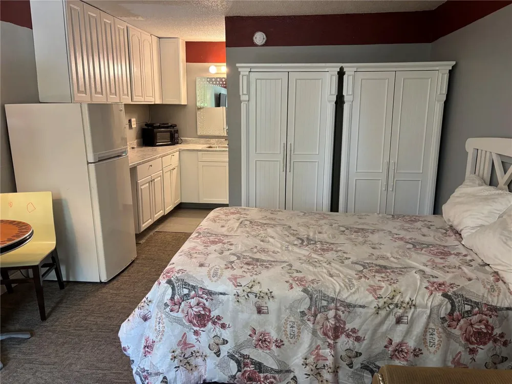 7900 S ORANGE BLOSSOM TRAIL #2009 Orlando, FL 32809