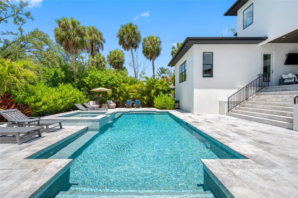 2623 S PARKVIEW STREET Tampa, FL 33629