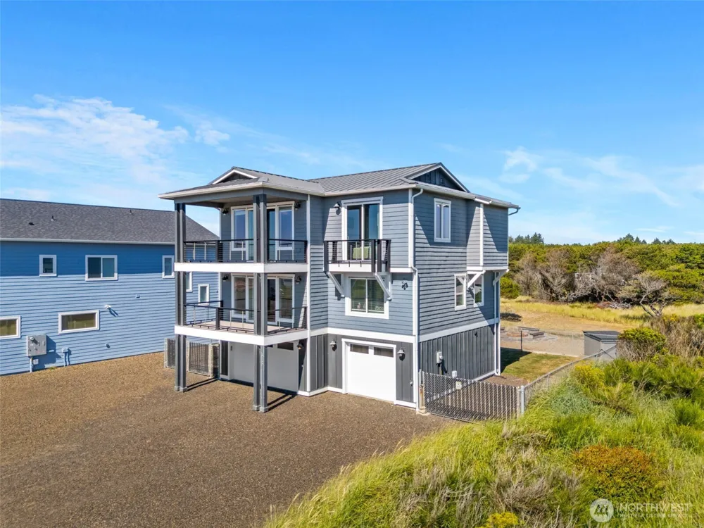 412 Dune Crest Drive Westport, WA 98595