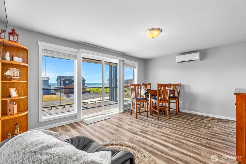 412 Dune Crest Drive Westport, WA 98595
