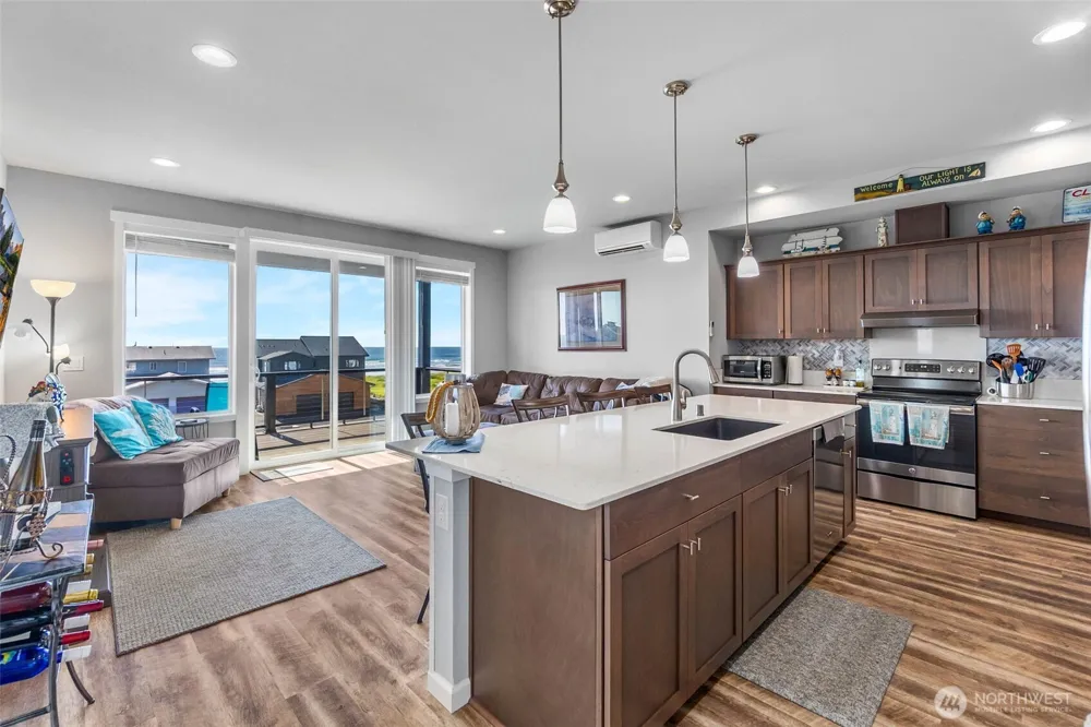 412 Dune Crest Drive Westport, WA 98595