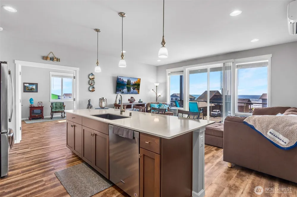 412 Dune Crest Drive Westport, WA 98595