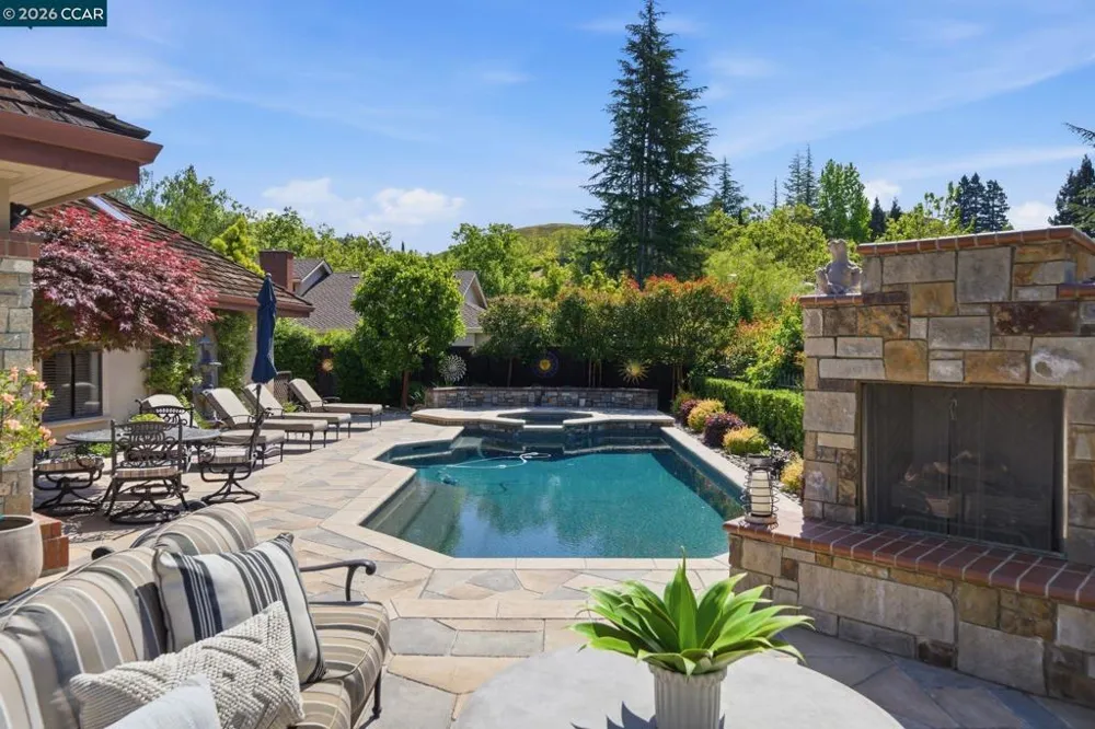 51 Red Cypress Ct Danville, CA 94506